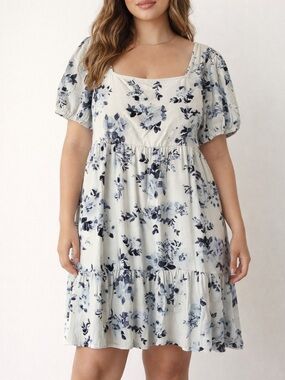 Blue and Ivory Floral Puff Sleeve Tiered Dress Women’s Large